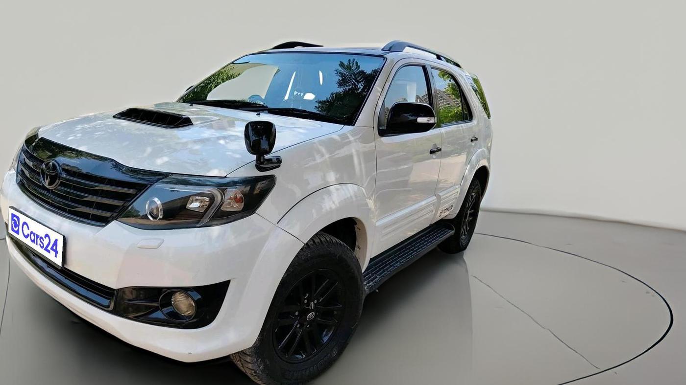 2014 Toyota Fortuner 3.0 4X2 AT, Diesel, Automatic, 1,24,613 km, exterior