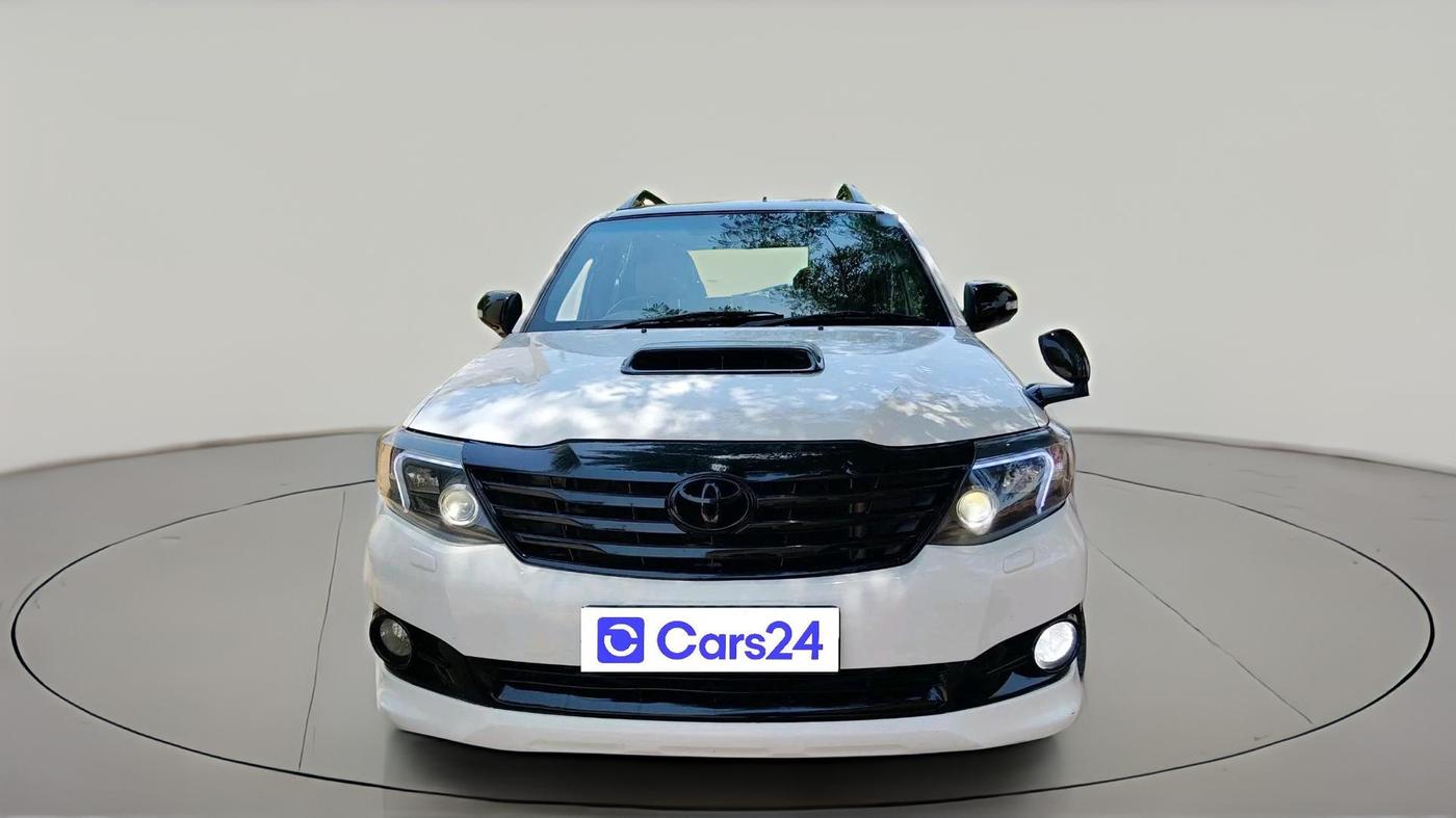 2014 Toyota Fortuner 3.0 4X2 AT, Diesel, Automatic, 1,24,613 km, exterior