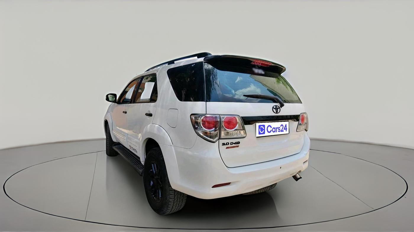 2014 Toyota Fortuner 3.0 4X2 AT, Diesel, Automatic, 1,24,613 km, exterior