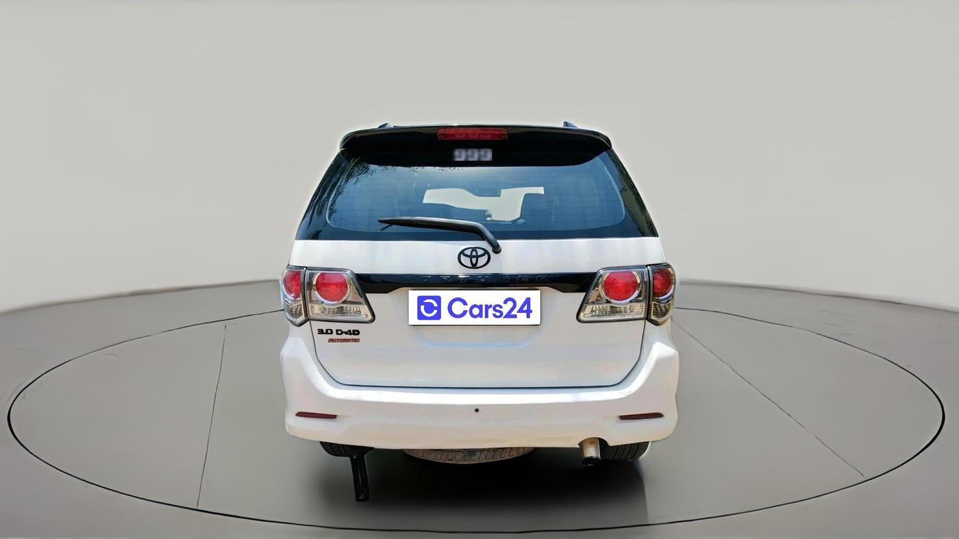 2014 Toyota Fortuner 3.0 4X2 AT, Diesel, Automatic, 1,24,613 km, exterior
