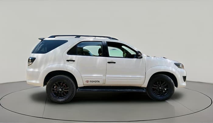 2014 Toyota Fortuner 3.0 4X2 AT, Diesel, Automatic, 1,24,613 km, exterior