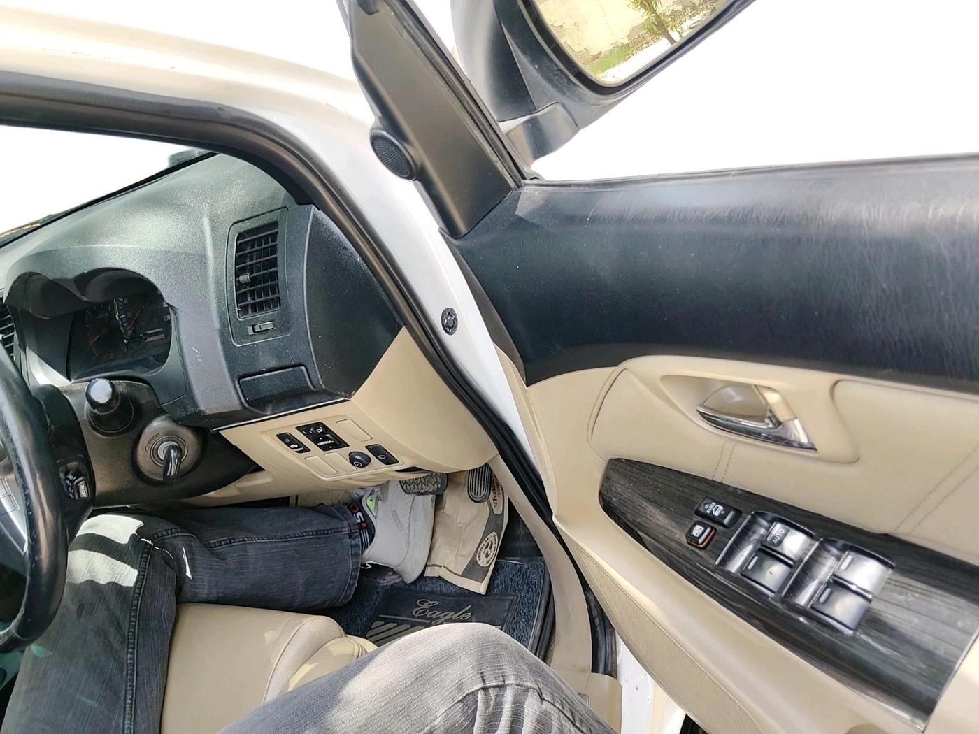 2014 Toyota Fortuner 3.0 4X2 AT, Diesel, Automatic, 1,24,613 km, interior