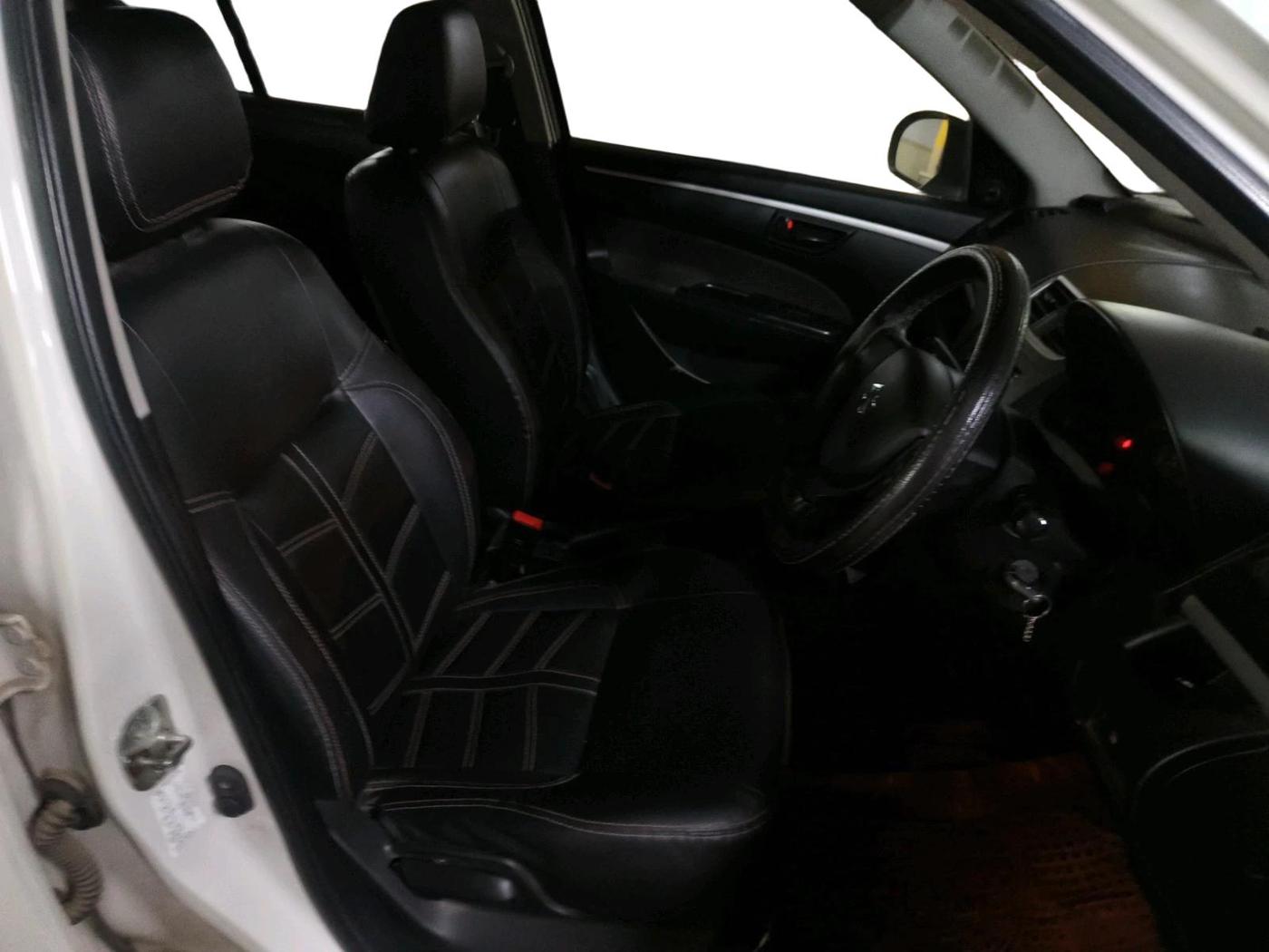 2015 Maruti Swift LXI, Petrol, Manual, 1,26,153 km, interior