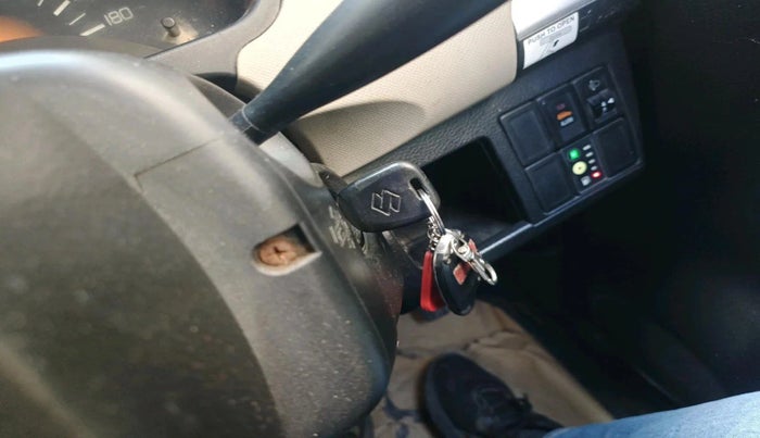 2013 Maruti Wagon R 1.0 LXI CNG, CNG, Manual, 72,284 km, interior