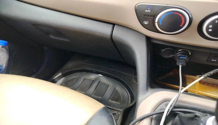 2019 Hyundai Grand i10 SPORTZ 1.2 KAPPA VTVT, Petrol, Manual, 83,062 km, interior