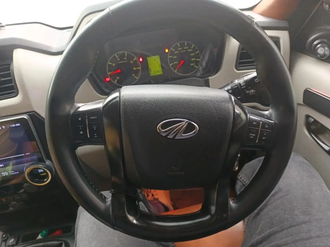 2020 Mahindra Scorpio S5, Diesel, Manual, 91,803 km, interior