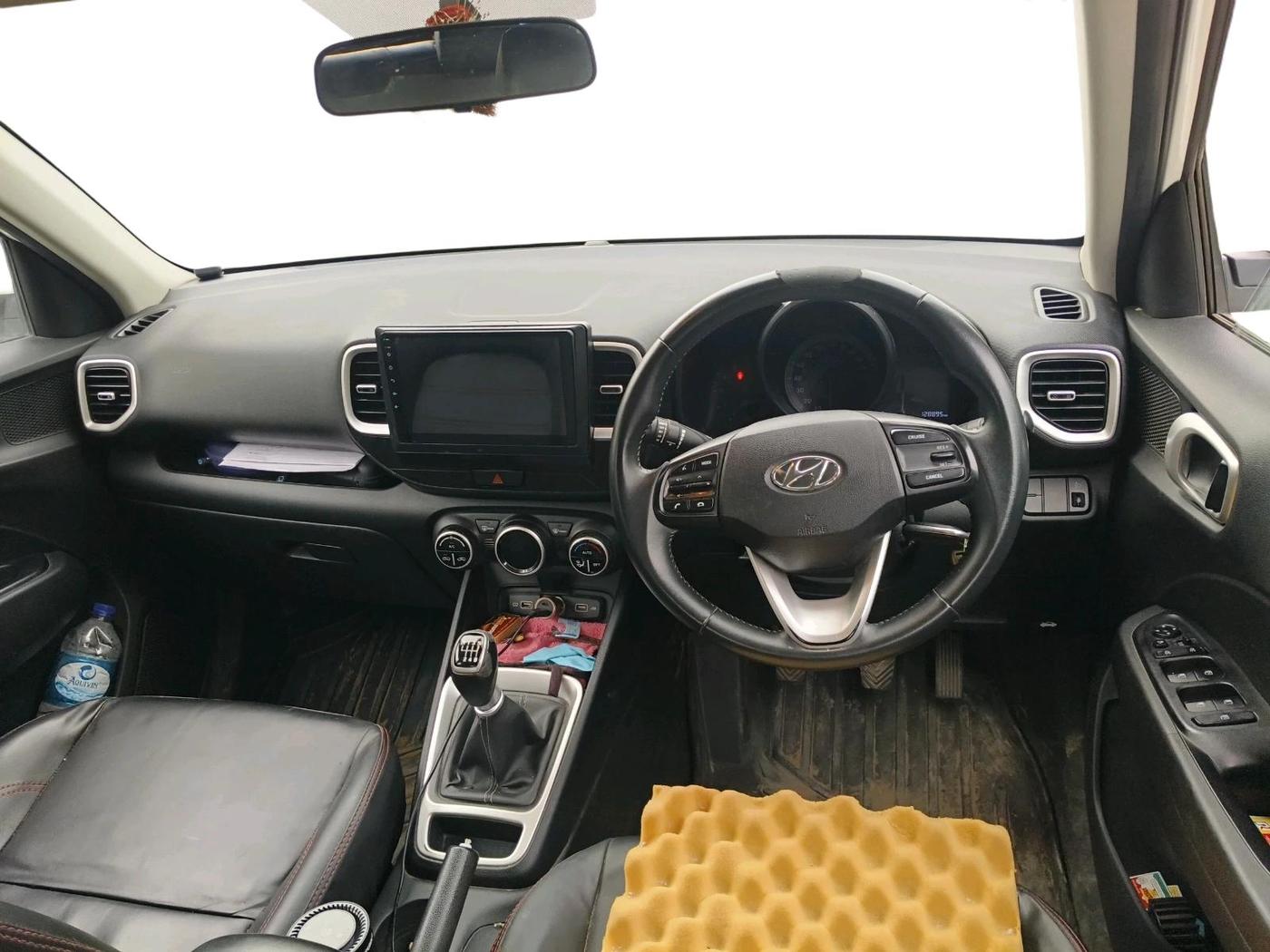 2021 Hyundai VENUE SX 1.5 CRDI, Diesel, Manual, 1,28,895 km, interior