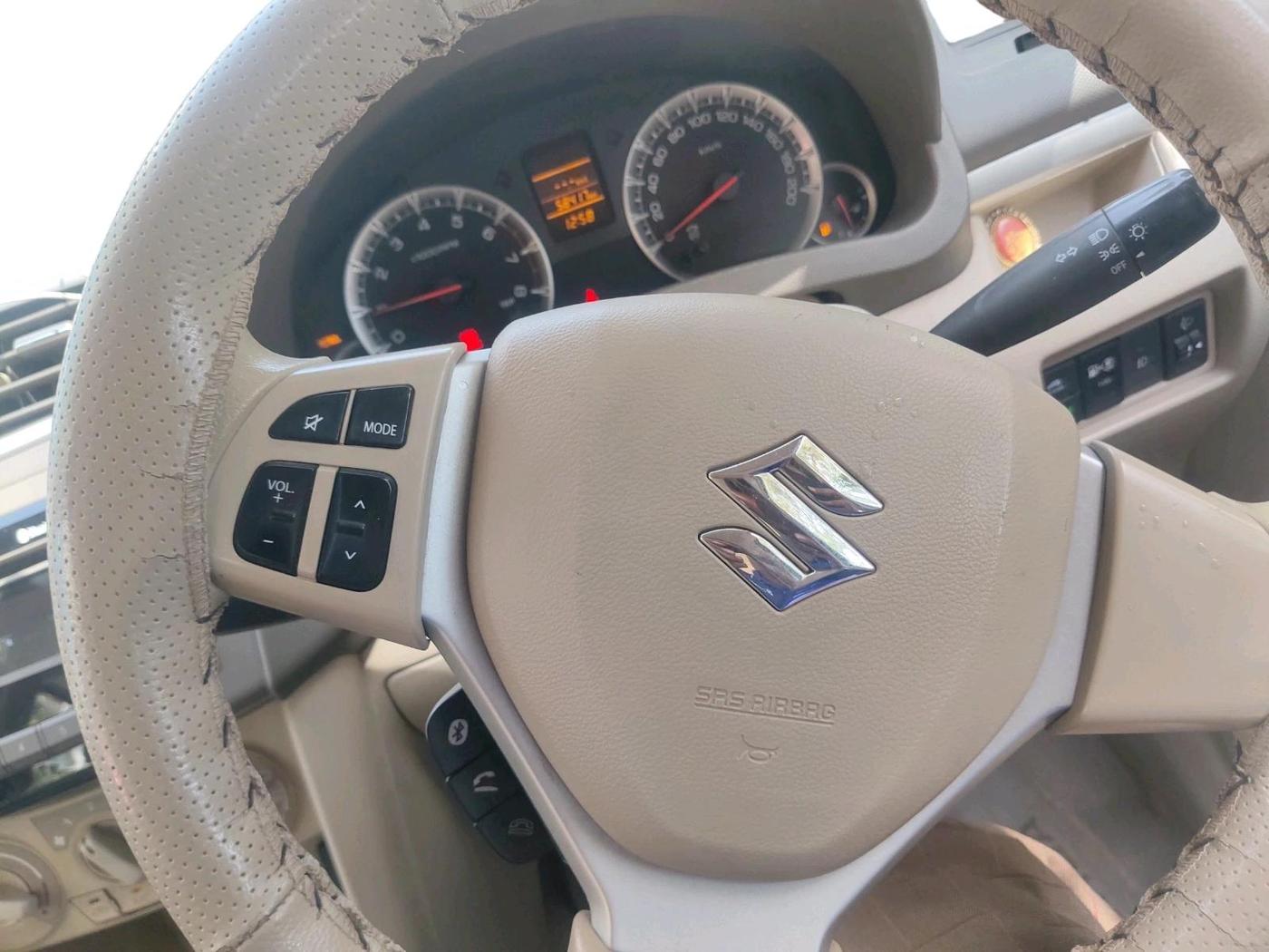 2017 Maruti Ertiga VXI CNG, CNG, Manual, 58,417 km, interior