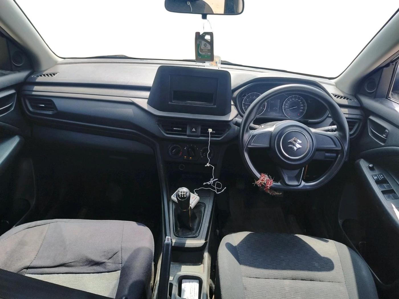 2024 Maruti BREZZA LXI, Petrol, Manual, 20,579 km, interior