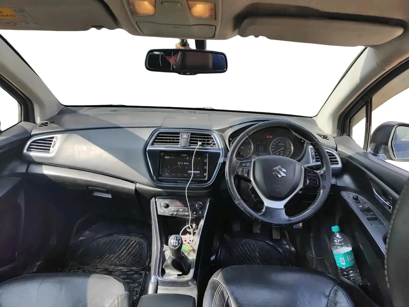 2017 Maruti S Cross ALPHA 1.3, Diesel, Manual, 2,03,711 km, interior