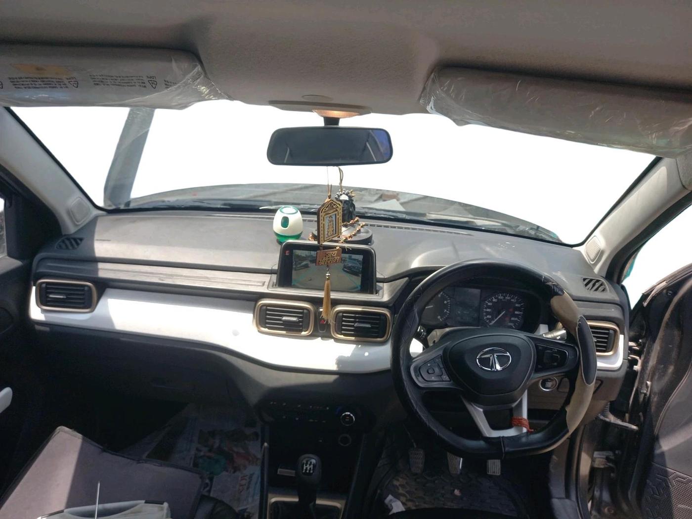 2022 Tata PUNCH ACCOMPLISHED MT, Petrol, Manual, 60,365 km, interior