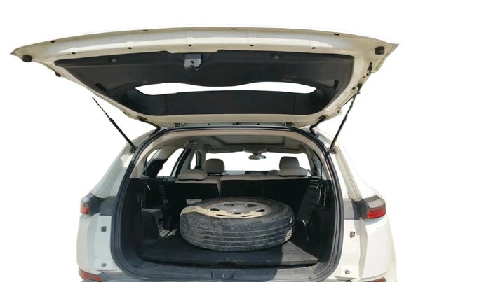 2021 Tata Safari XT PLUS, Diesel, Manual, 1,01,384 km, exterior