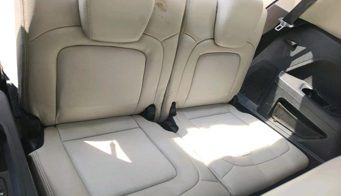 2021 Tata Safari XT PLUS, Diesel, Manual, 1,01,384 km, interior