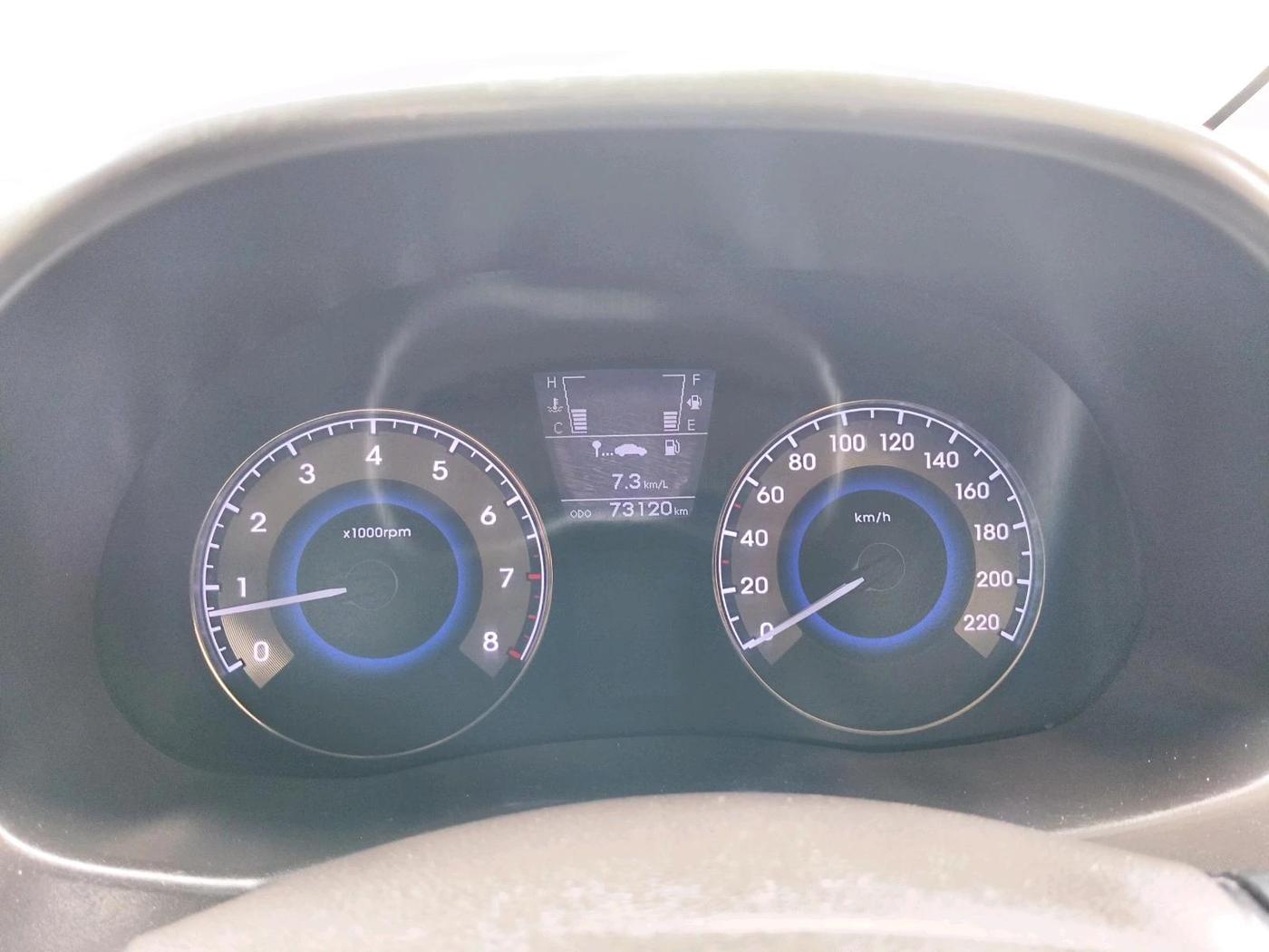 2013 Hyundai Verna FLUIDIC 1.6 VTVT SX, Petrol, Manual, 73,120 km, interior