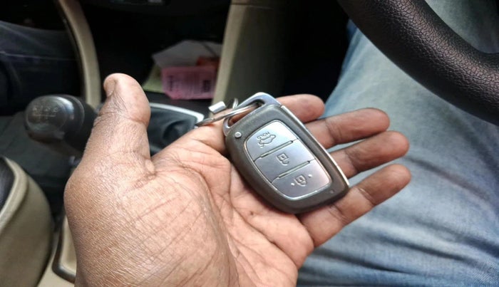 2015 Hyundai Verna FLUIDIC 4S 1.6 VTVT S(O), Petrol, Manual, 50,155 km, interior