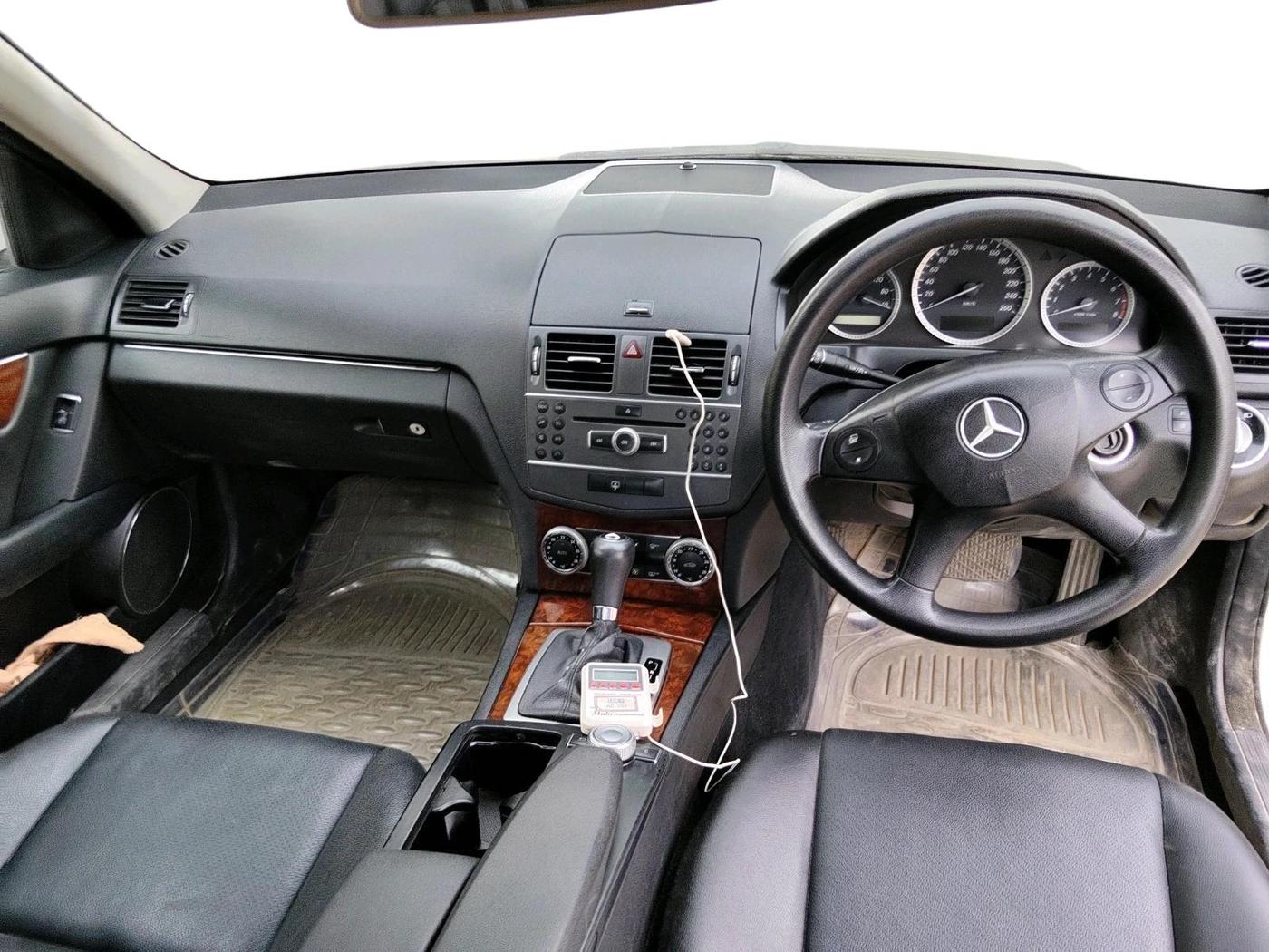 2011 Mercedes Benz C Class 200 CGI AT CLASSIC, Petrol, Automatic, 1,17,485 km, interior
