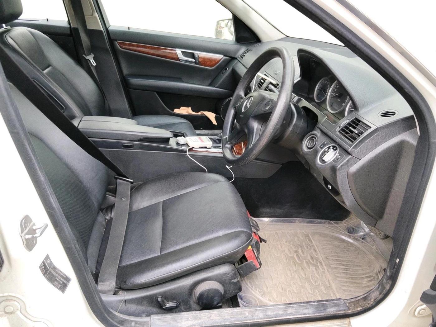 2011 Mercedes Benz C Class 200 CGI AT CLASSIC, Petrol, Automatic, 1,17,485 km, interior