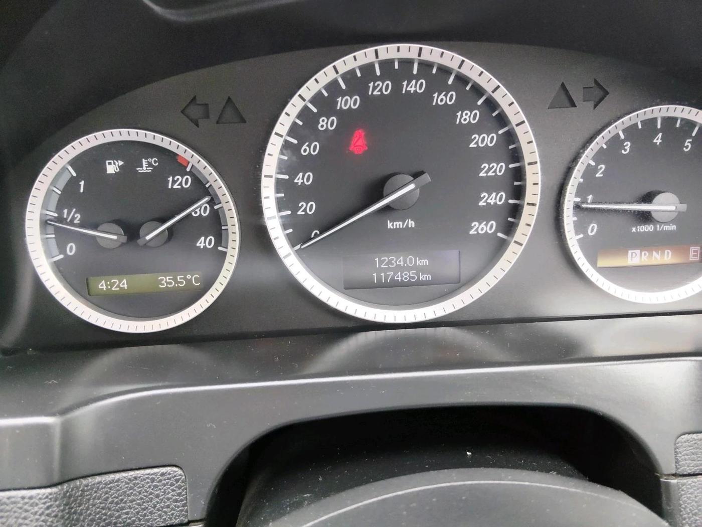 2011 Mercedes Benz C Class 200 CGI AT CLASSIC, Petrol, Automatic, 1,17,485 km, interior