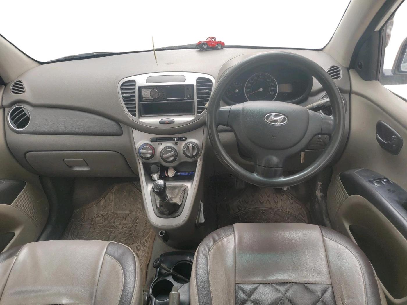 2011 Hyundai i10 ERA 1.1, Petrol, Manual, 82,061 km, interior