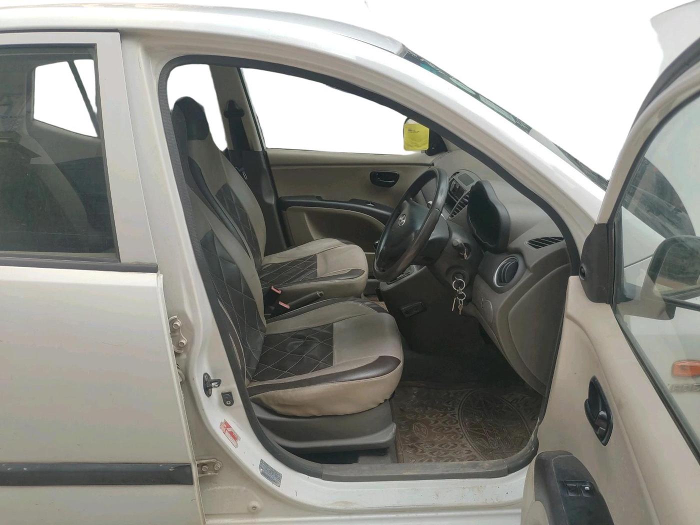 2011 Hyundai i10 ERA 1.1, Petrol, Manual, 82,061 km, interior
