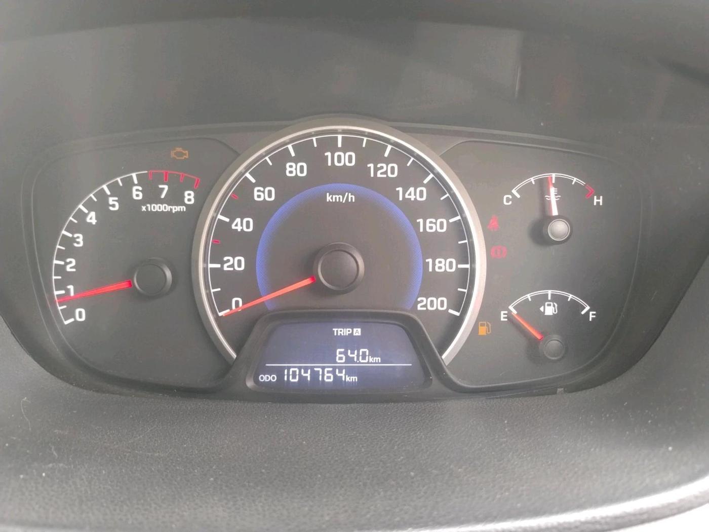 2013 Hyundai Grand i10 MAGNA 1.2 KAPPA VTVT, CNG, Manual, 1,04,764 km, interior