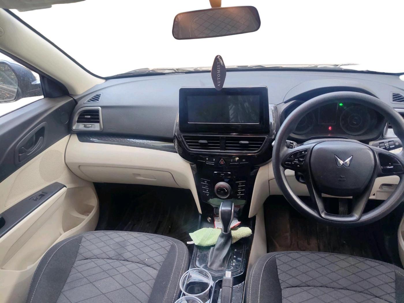 2025 Mahindra XUV 3XO MX2 Pro 1.2 L TCMPFI AT, Petrol, Automatic, 29,466 km, interior