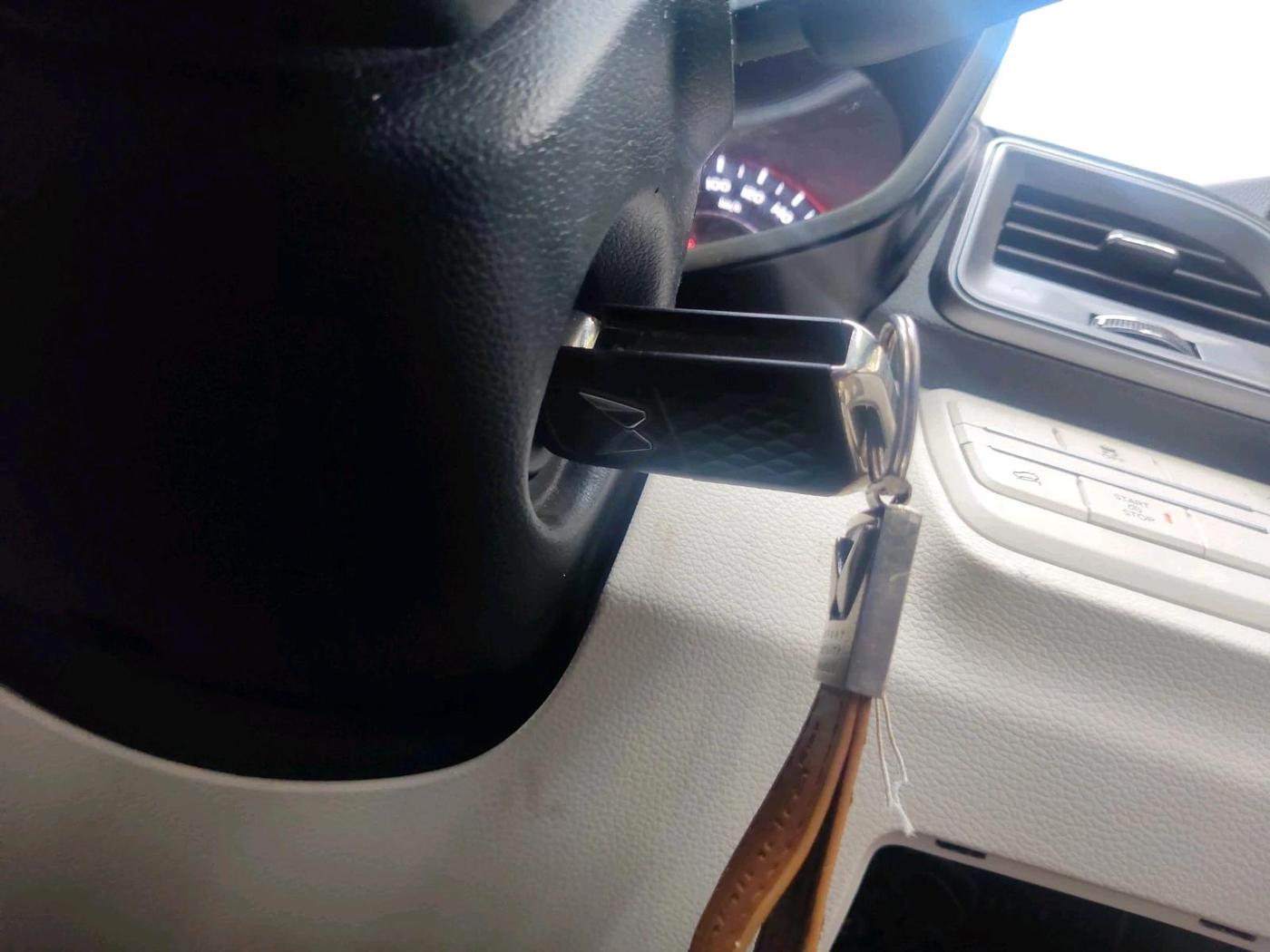 2025 Mahindra XUV 3XO MX2 Pro 1.2 L TCMPFI AT, Petrol, Automatic, 29,466 km, interior