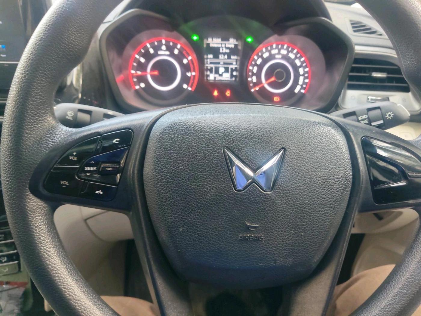 2025 Mahindra XUV 3XO MX2 Pro 1.2 L TCMPFI AT, Petrol, Automatic, 29,466 km, interior