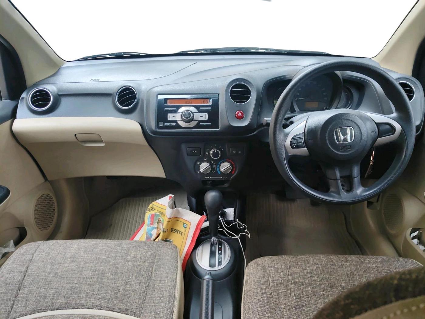 2015 Honda Brio VX AT, Petrol, Automatic, 21,986 km, interior