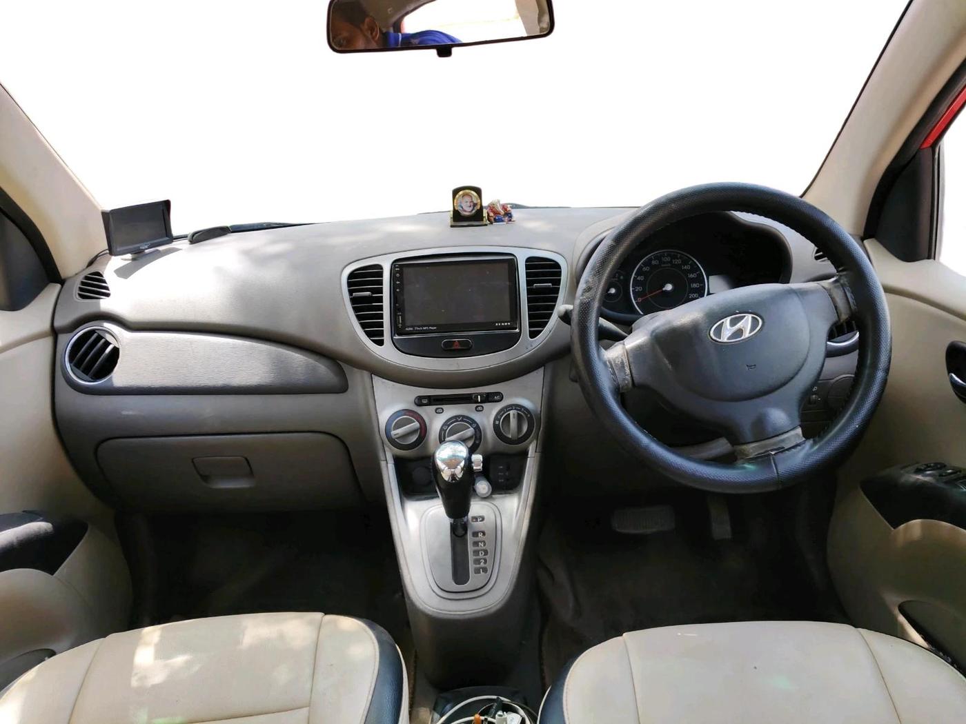 2011 Hyundai i10 SPORTZ 1.2 AT, Petrol, Automatic, 1,02,697 km, interior