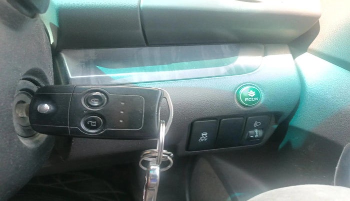 2013 Honda CRV 2.0L 2WD MT, Petrol, Manual, 1,48,818 km, interior