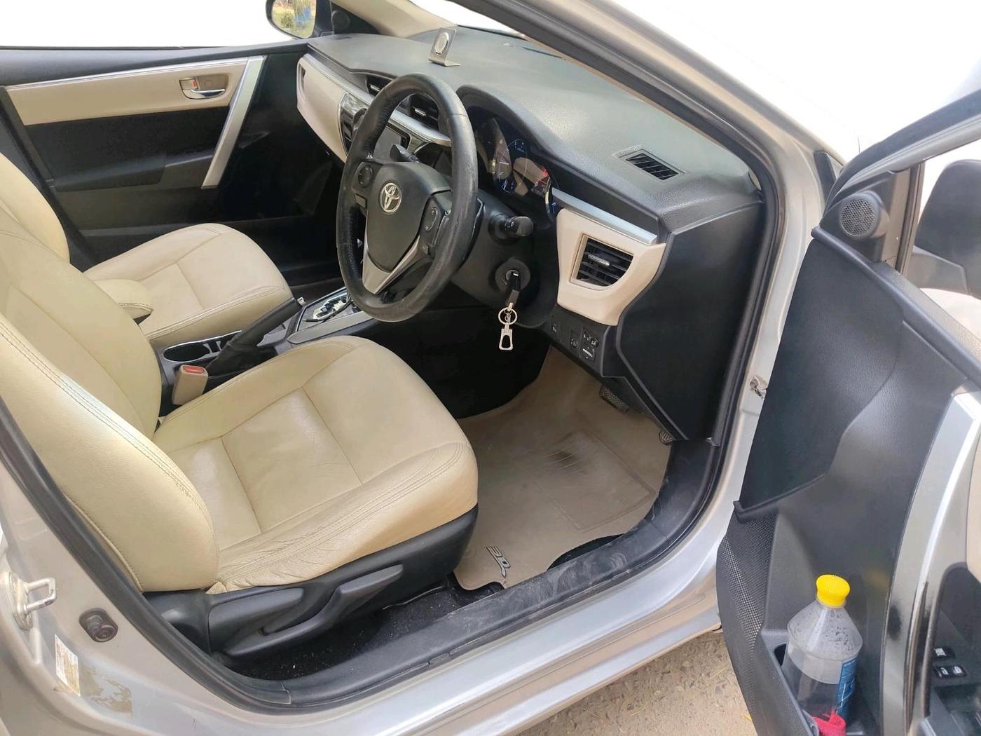2015 Toyota Corolla Altis G CVT PETROL, Petrol, Automatic, 1,18,167 km, interior