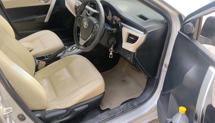2015 Toyota Corolla Altis G CVT PETROL, Petrol, Automatic, 1,18,167 km, interior