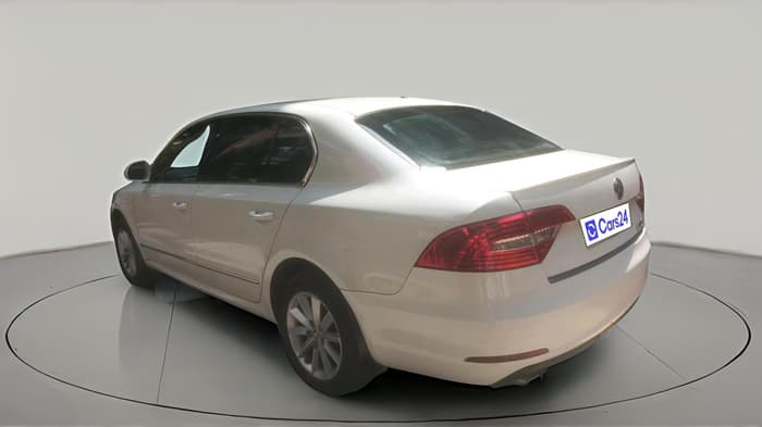 2014 Skoda Superb ELEGANCE 1.8 TSI AT, Petrol, Automatic, 1,50,545 km, exterior