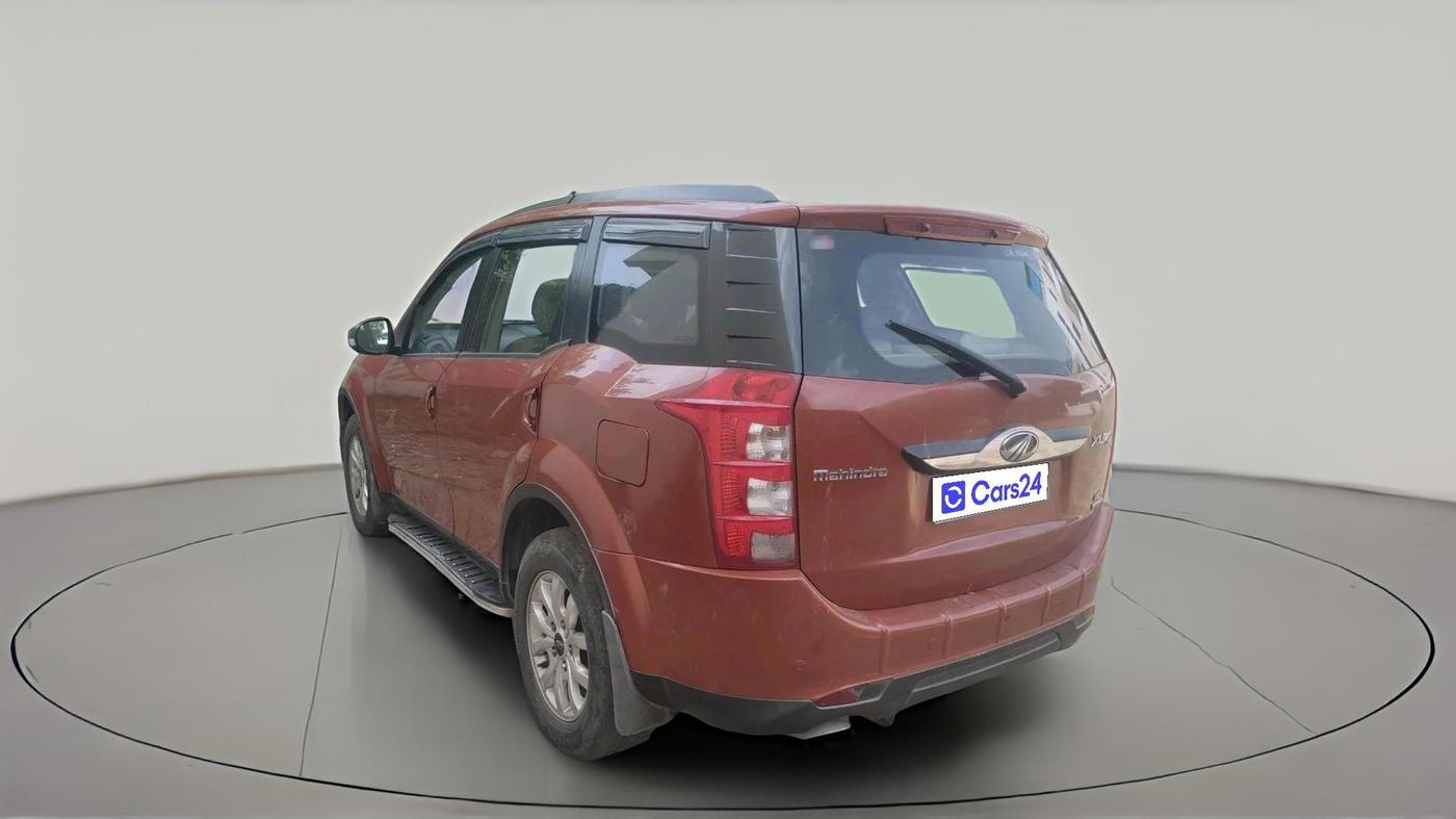 2016 Mahindra XUV500 W8 AT, Diesel, Automatic, 1,23,721 km, exterior