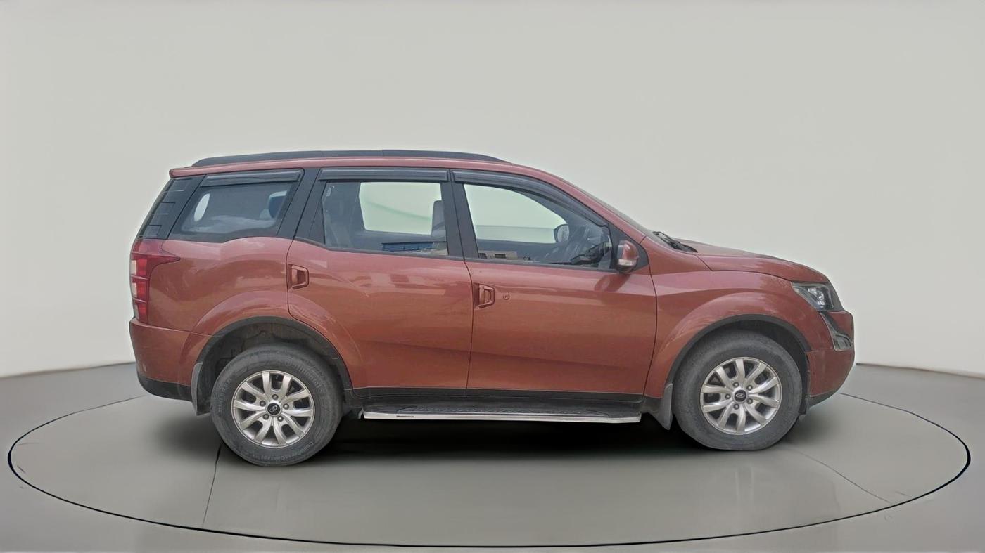 2016 Mahindra XUV500 W8 AT, Diesel, Automatic, 1,23,721 km, exterior