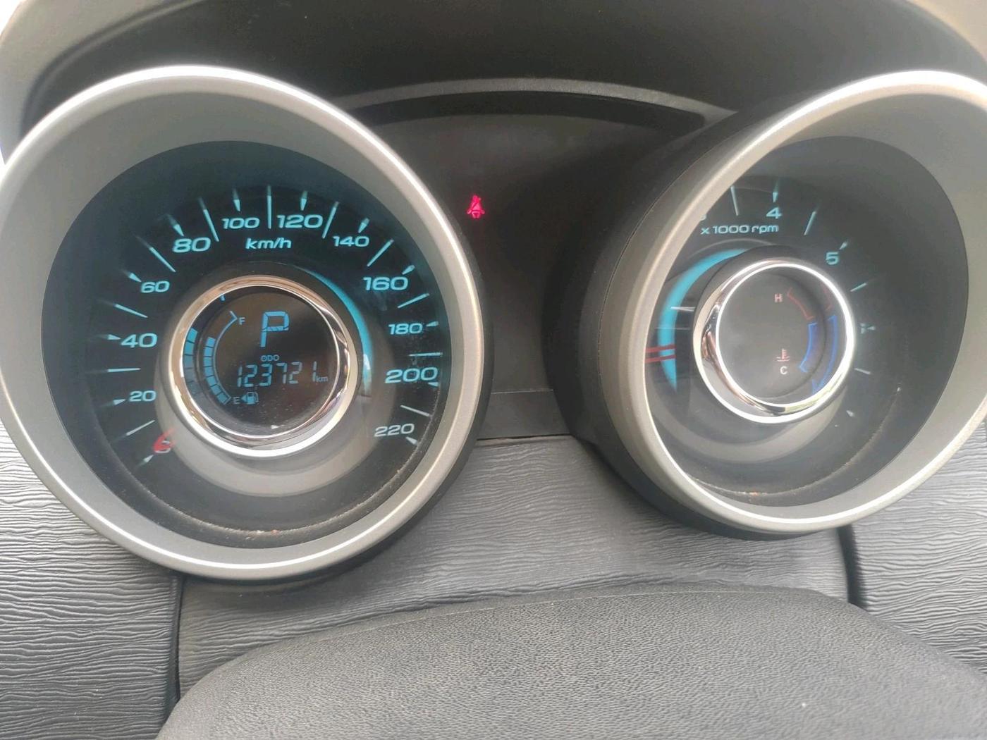 2016 Mahindra XUV500 W8 AT, Diesel, Automatic, 1,23,721 km, interior