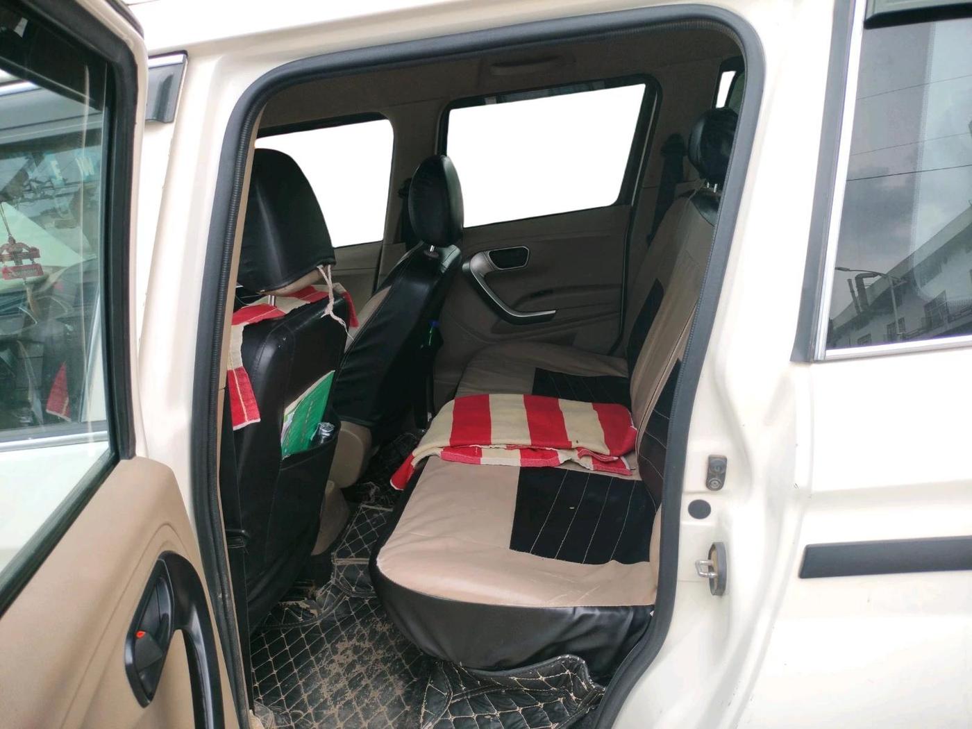 2022 Mahindra BOLERO NEO N 8, Diesel, Manual, 89,312 km, interior