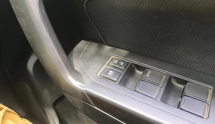 2020 Maruti Vitara Brezza ZXI, Petrol, Manual, 44,935 km, interior