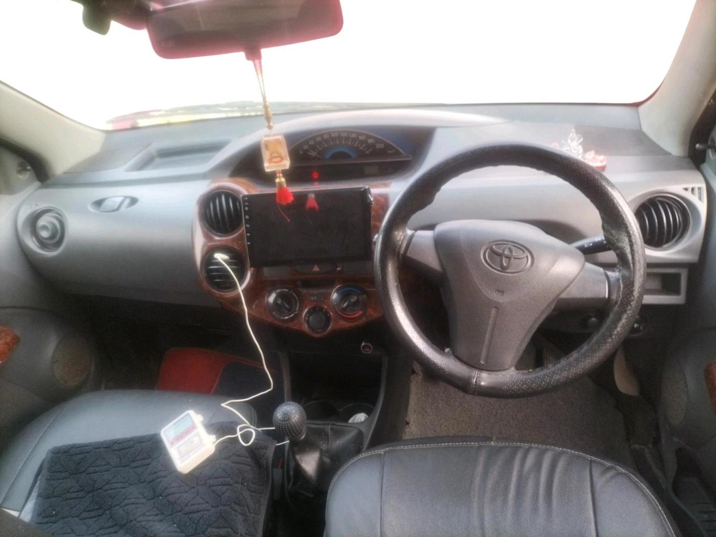 2013 Toyota Etios G, CNG, Manual, 1,01,118 km, interior