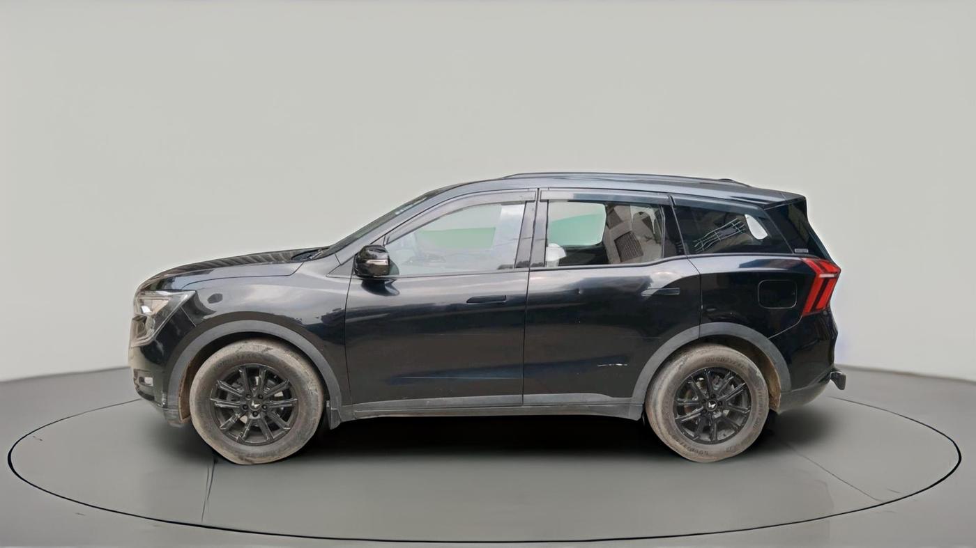 2025 Mahindra XUV700 AX 7 LUXURY P AT 7 STR, Petrol, Automatic, 25,816 km, exterior