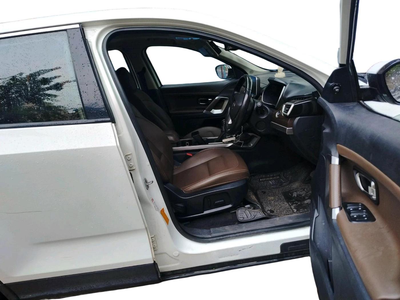 2020 Tata Harrier XZA PLUS 2.0L, Diesel, Automatic, 95,245 km, interior