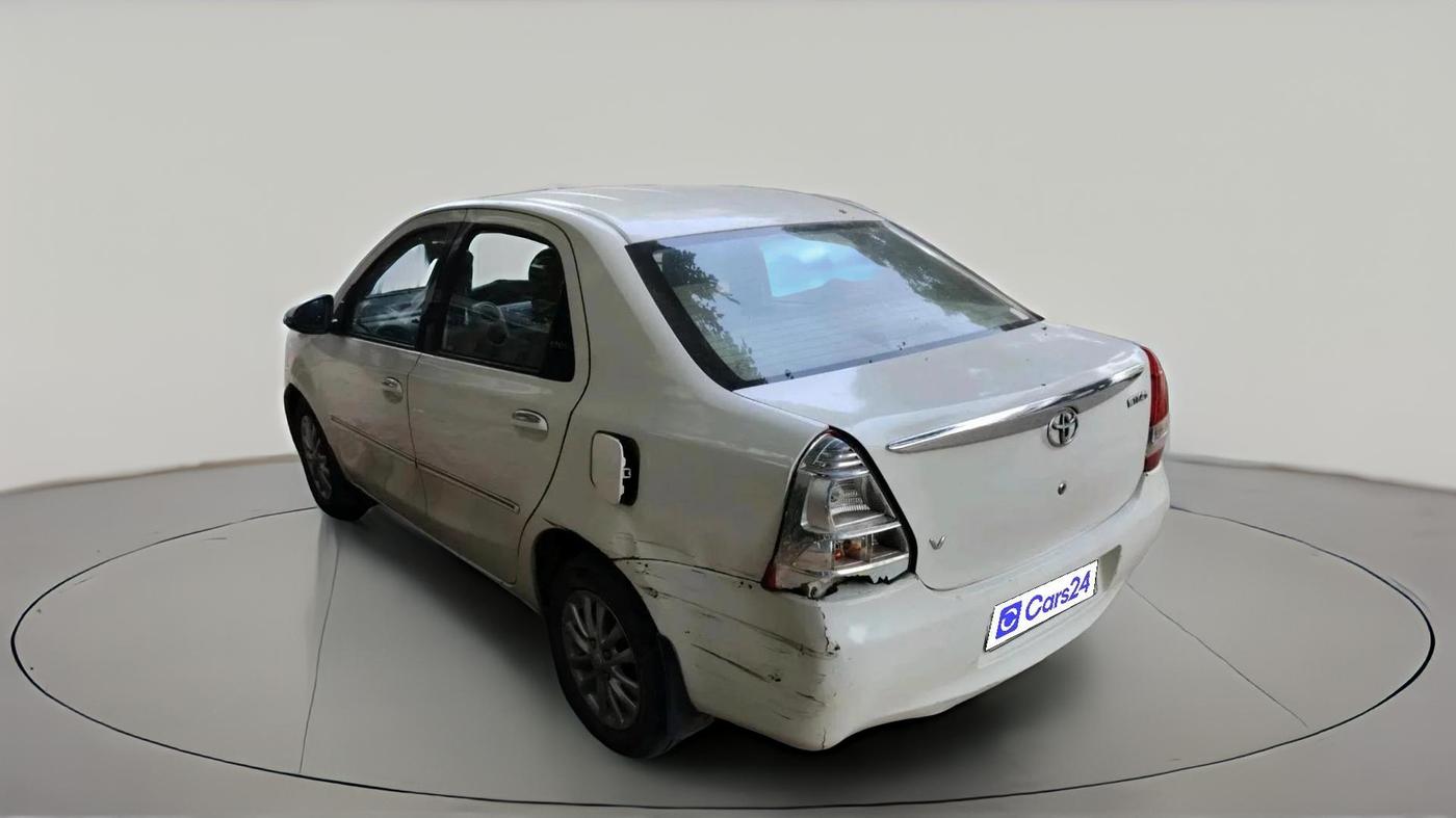 2013 Toyota Etios V, Petrol, Manual, 1,03,818 km, exterior