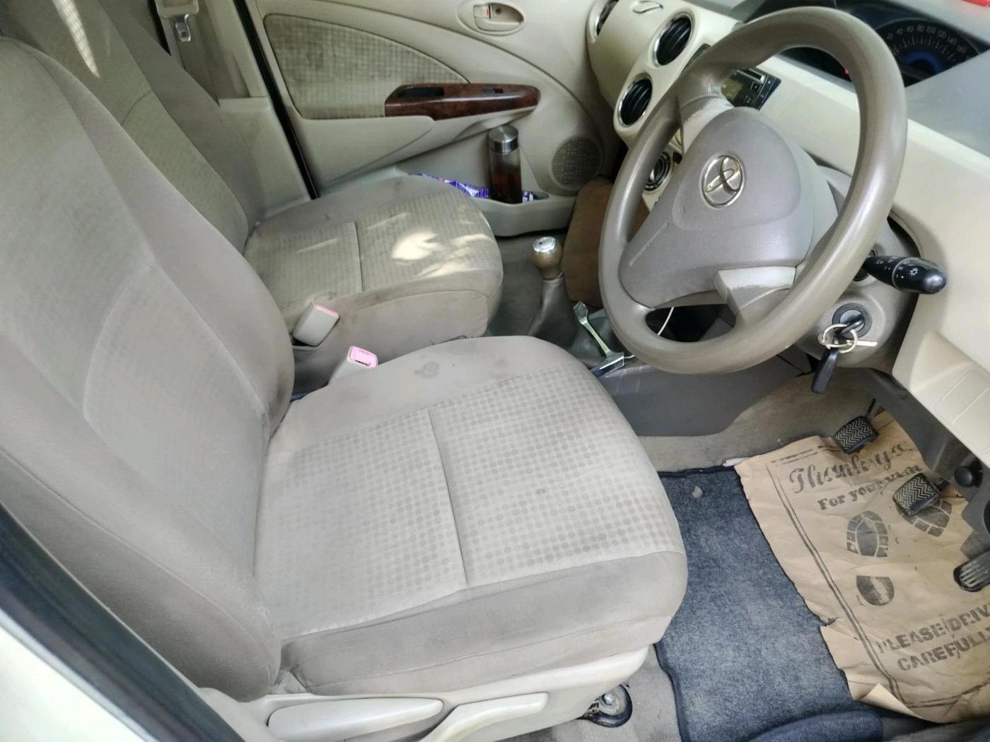 2013 Toyota Etios V, Petrol, Manual, 1,03,818 km, interior