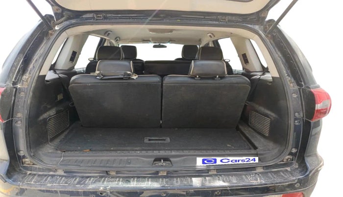 2018 Tata Hexa XE 4X2 7 STR, Diesel, Manual, 1,04,467 km, exterior