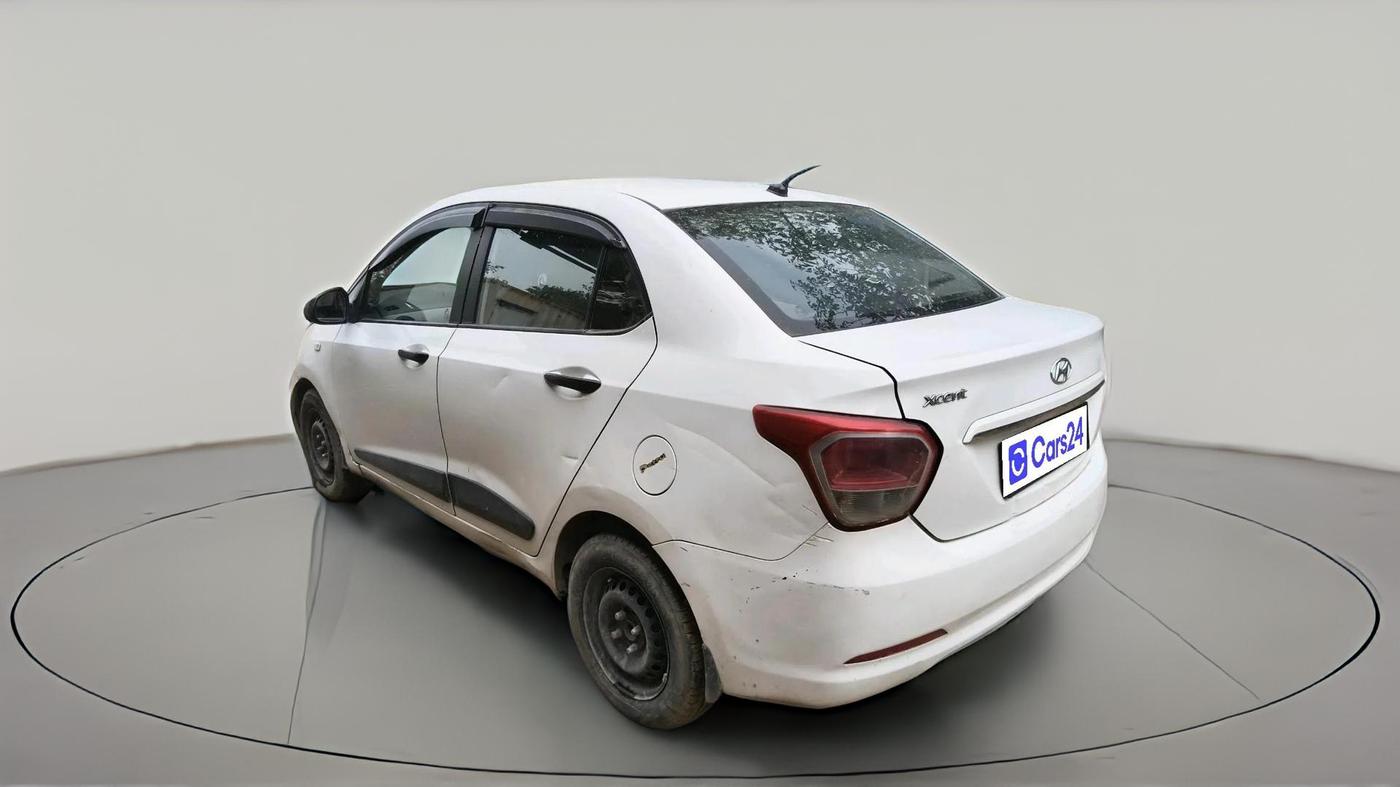 2016 Hyundai Xcent BASE 1.2, CNG, Manual, 1,22,864 km, exterior
