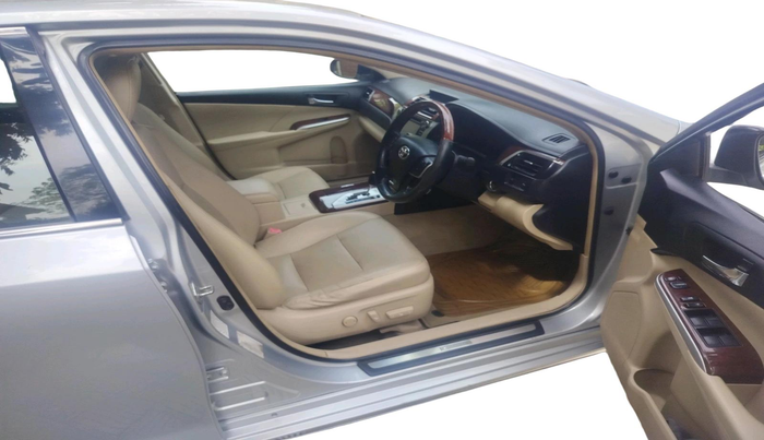 2014 Toyota Camry 2.5L AT, Petrol, Automatic, 1,01,437 km, interior