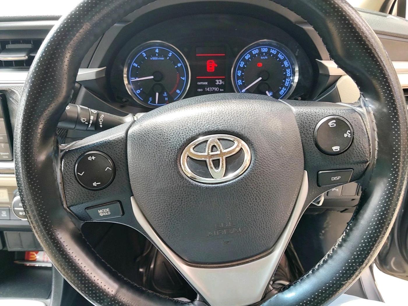 2014 Toyota Corolla Altis G PETROL, CNG, Manual, 1,43,790 km, interior