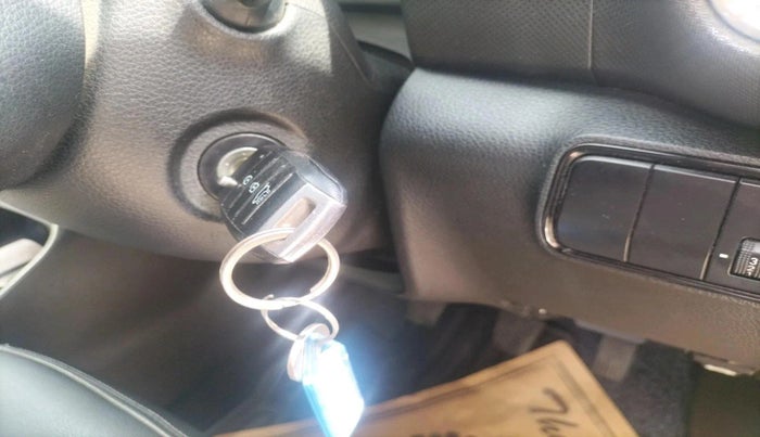 2021 KIA SONET HTK PLUS 1.2, Petrol, Manual, 1,11,165 km, interior