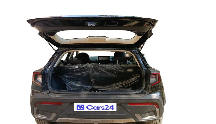 2025 Mahindra XUV 3XO MX2 Pro 1.2 L TCMPFI AT, Petrol, Automatic, 24,729 km, exterior